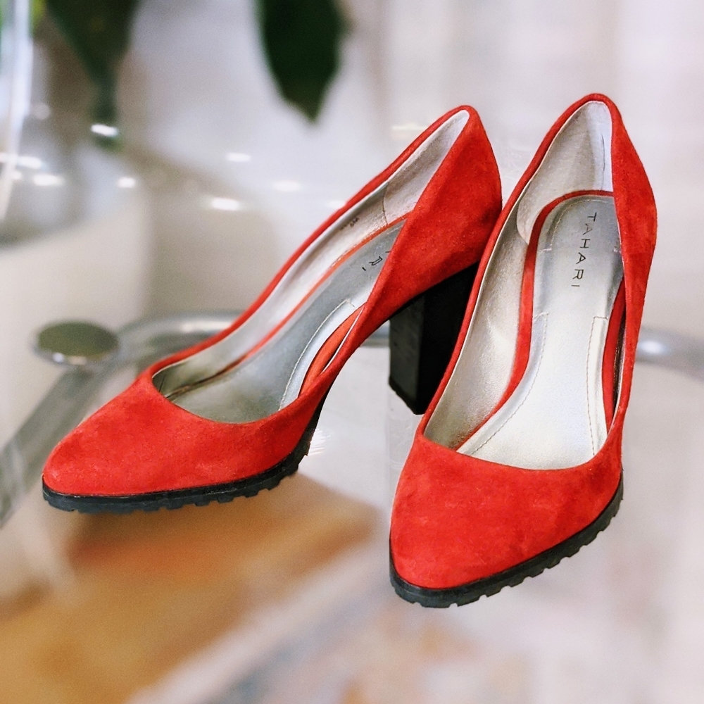 Tahari Red Pumps - Picture 3 of 5